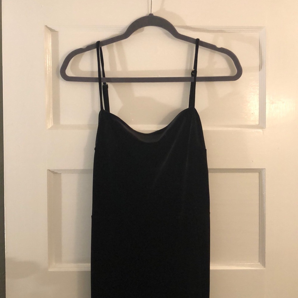 Black velvet express dress